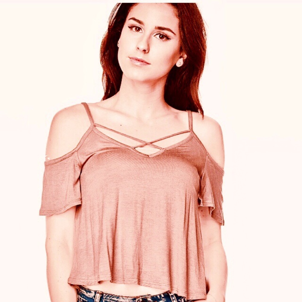 ❌SOLD❌ Cold Shoulder Top - Picture 2 of 5